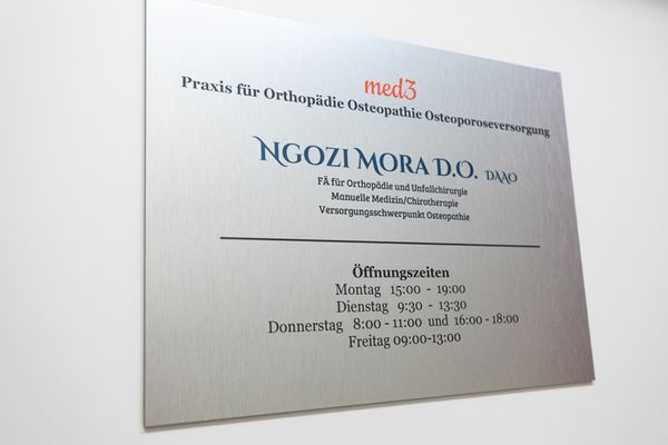 Ärztliche Osteopathie Ngozi Mora Kontakt
